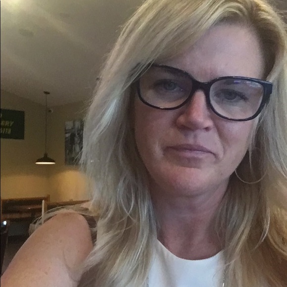 Meet your Posher, Carrie - Picture 1 of 1